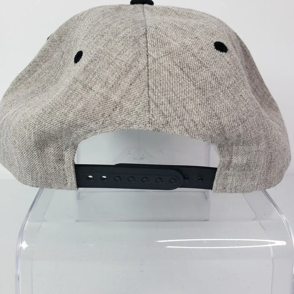 NWOT Snapback Hat Yupoong The Classics Corridor Logo Embroidered Gray and Black - Picture 5 of 6